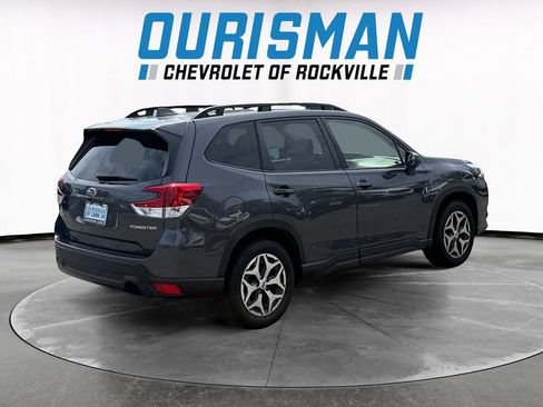 Used 2022 Subaru Forester Premium AWD/4WD image 6