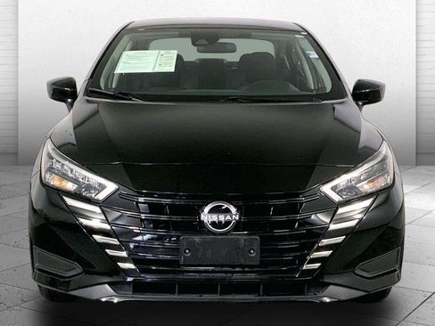 Used 2025 Nissan Versa SV FWD image 2