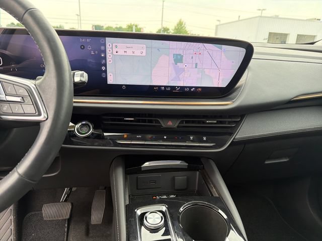 Used 2024 Buick Envision Avenir AWD/4WD image 21