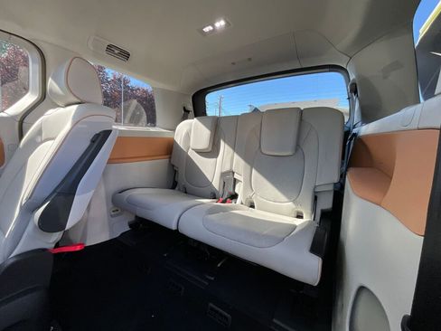 New 2025 Volkswagen ID. Buzz 1st Edition image 13