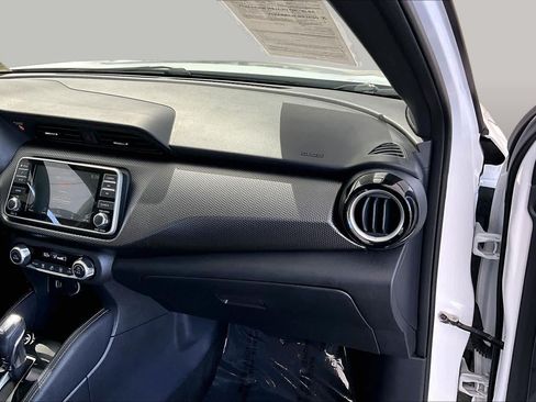 Certified 2020 Nissan Kicks SV FWD image 18