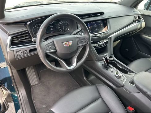 Certified 2024 Cadillac XT6 Luxury FWD image 24