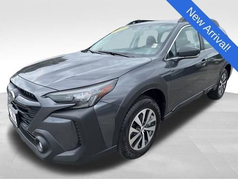 Certified 2025 Subaru Outback AWD/4WD image 3