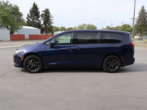 Used 2019 Chrysler Pacifica Touring Plus w/ S Appearance Package FWD image 4