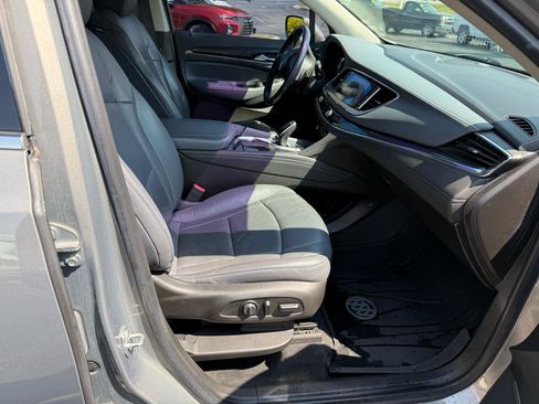 Used 2018 Buick Enclave Premium FWD image 19