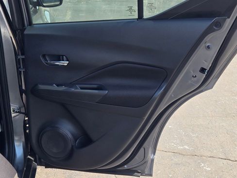 Used 2023 Nissan Kicks SV FWD image 9