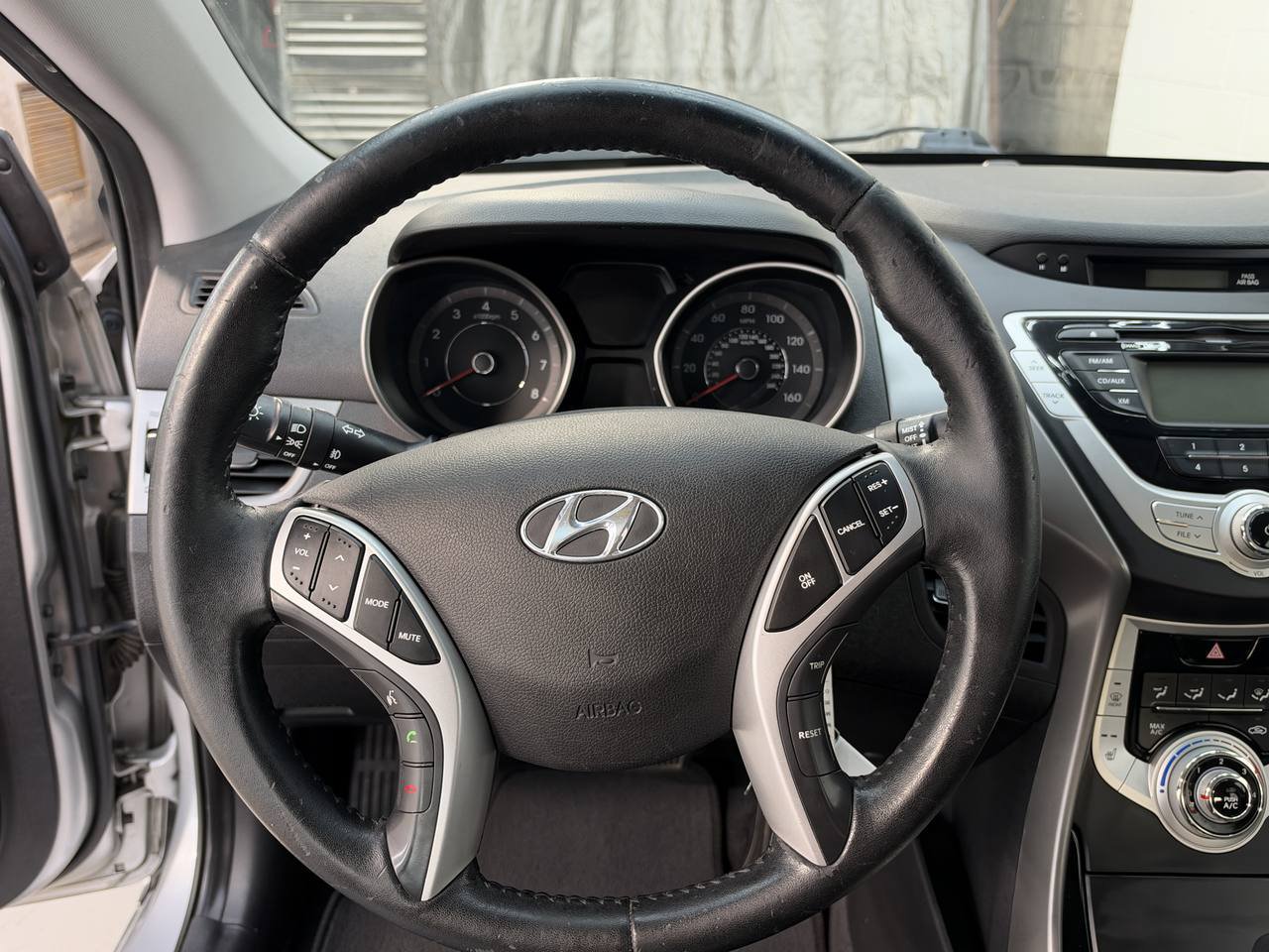 Used 2011 Hyundai Elantra Limited FWD image 22