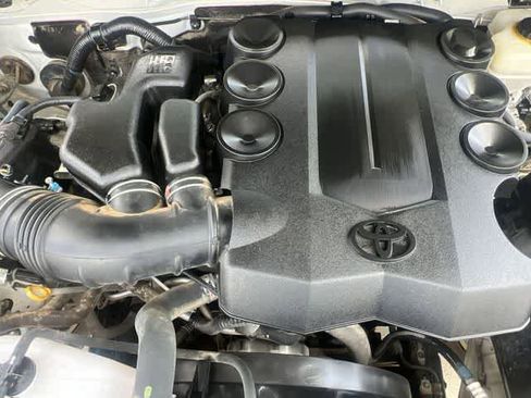 Used 2015 Toyota 4Runner Limited image 10