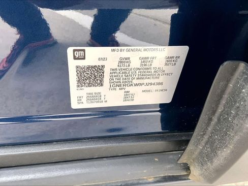 Used 2023 Chevrolet Traverse LT image 36