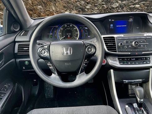 Used 2015 Honda Accord Hybrid Sedan image 5