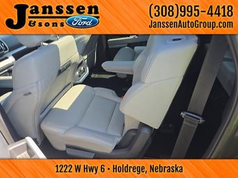 Used 2025 Ford Expedition Active AWD/4WD image 11
