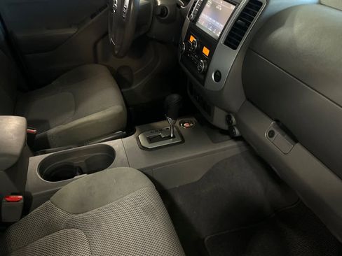 Used 2020 Nissan Frontier SV image 17