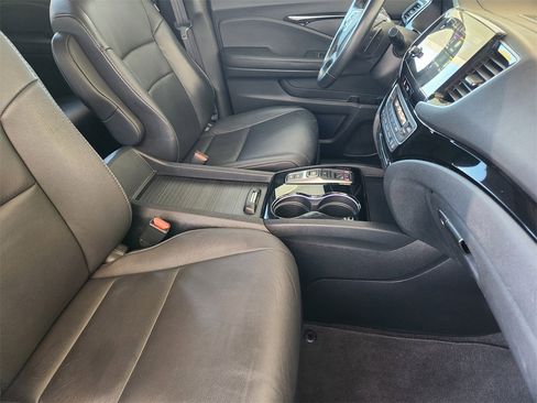 Certified 2022 Honda Pilot Touring image 13