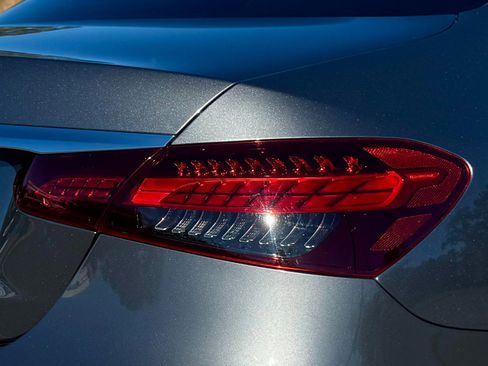 Used 2022 Mercedes-Benz E 350 Sedan image 78