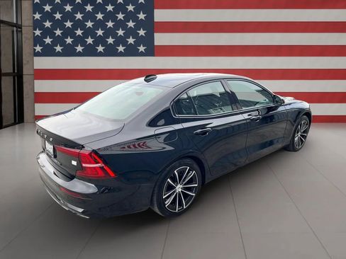 Used 2023 Volvo S60 T8 Plus image 6