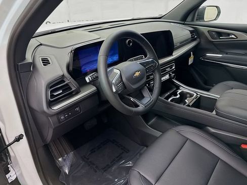 New 2026 Chevrolet Traverse LT w/ Driver Confidence Package image 11