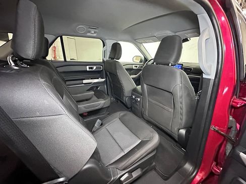 Certified 2022 Ford Explorer XLT image 31
