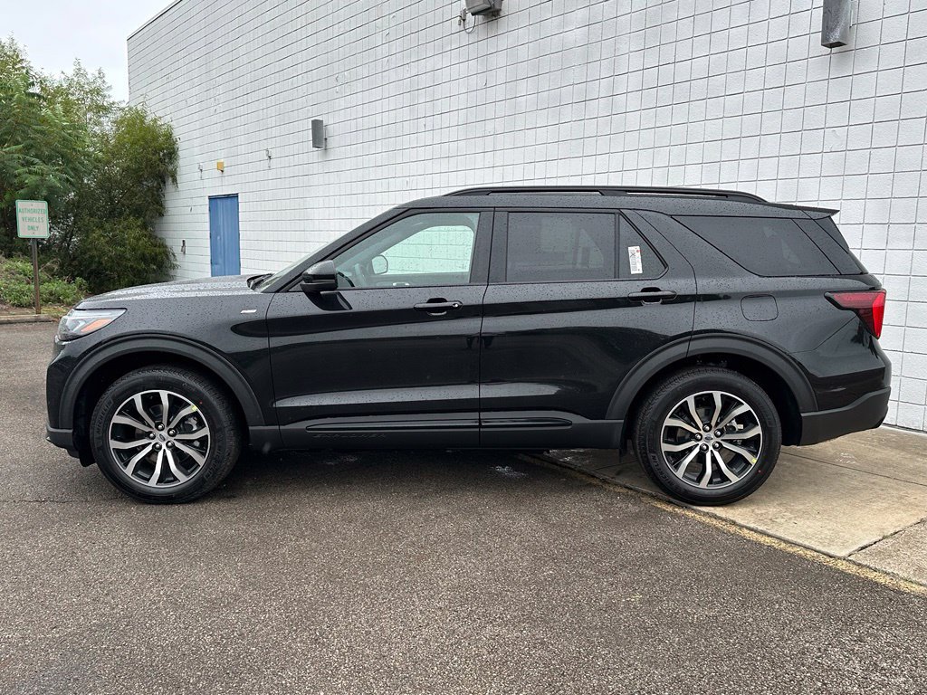 New 2027 Ford Explorer ST-Line AWD/4WD image 2