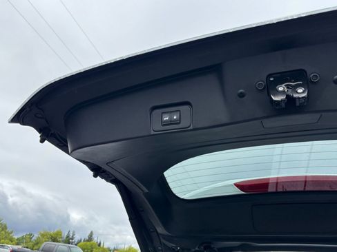 Used 2025 Nissan Rogue SV FWD image 23