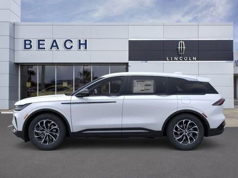 New 2026 Lincoln Nautilus Premier image 4