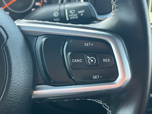 Used 2022 Jeep Wrangler Unlimited Sahara image 30