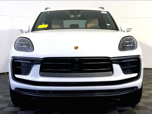 New 2026 Porsche Macan AWD/4WD image 10