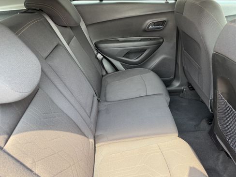 Used 2019 Chevrolet Trax LT w/ LPO, Protection Package AWD/4WD image 12