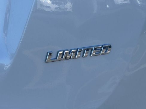 Used 2017 Toyota RAV4 Limited image 29