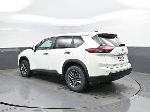 Used 2024 Nissan Rogue S AWD/4WD image 7
