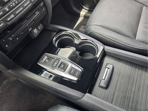 Used 2021 Honda Pilot Touring image 16