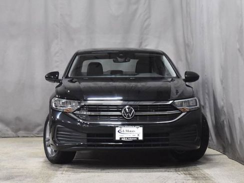 Used 2024 Volkswagen Jetta SE image 5