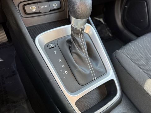 Used 2023 Hyundai Venue SE image 51