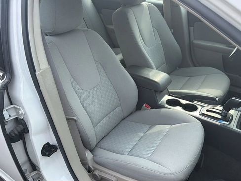 Used 2010 Ford Fusion SE FWD image 15