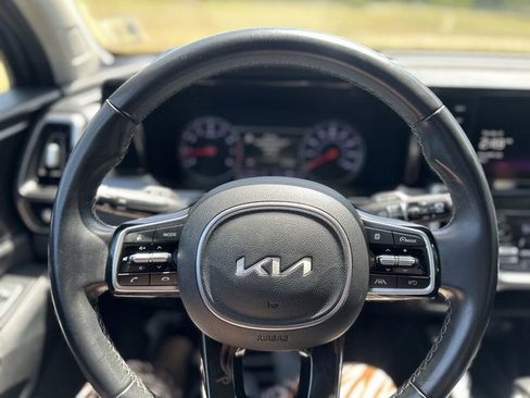 Used 2022 Kia Sorento S FWD image 13