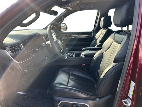 Used 2022 Jeep Wagoneer Series I w/ Premium Group I image 2