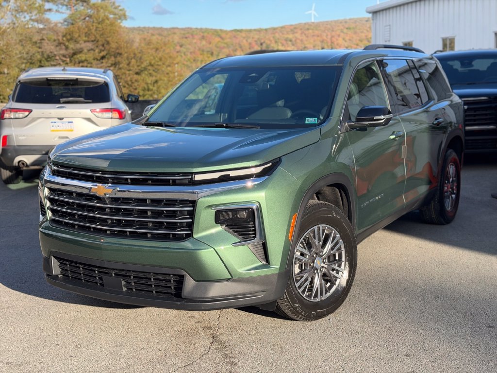 New 2027 Chevrolet Traverse LT AWD/4WD image 1