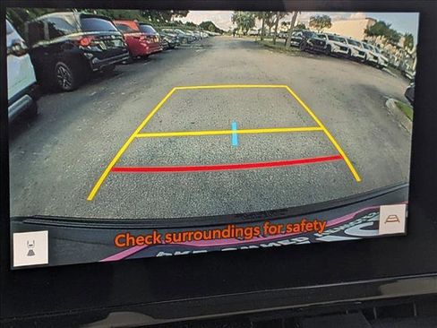 Used 2023 Toyota Corolla Cross XLE image 12