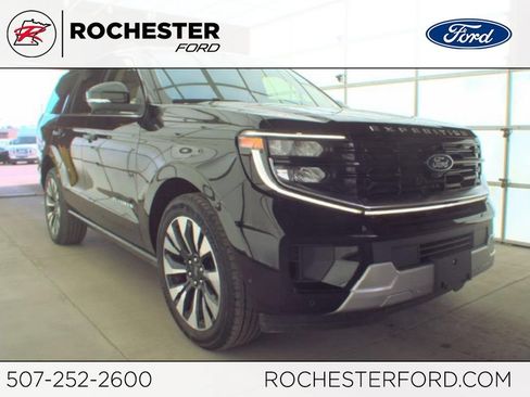 Used 2025 Ford Expedition Platinum w/ Driver's Package AWD/4WD image 1