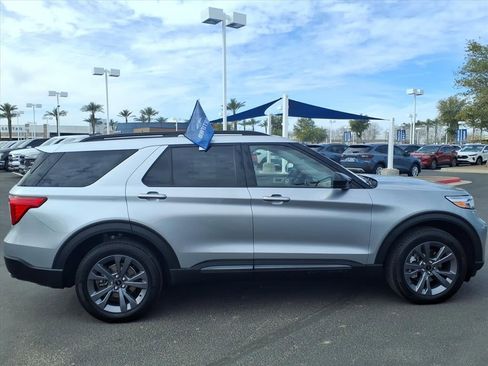 Certified 2023 Ford Explorer XLT w/ Equipment Group 202A image 3