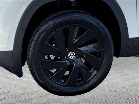 New 2026 Volkswagen Atlas SE FWD image 33