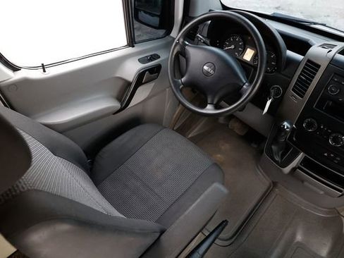 Used 2012 Freightliner Sprinter 2500 image 18