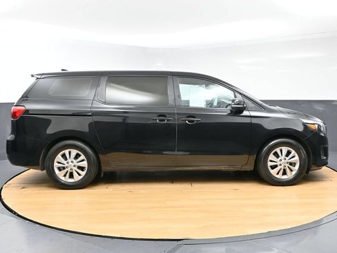 Used 2018 Kia Sedona L FWD image 8