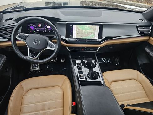 Used 2024 Volkswagen Atlas Cross Sport SEL R-Line image 17