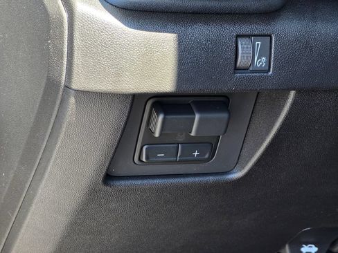 New 2026 GMC Canyon Elevation w/ Convenience Package RWD image 35