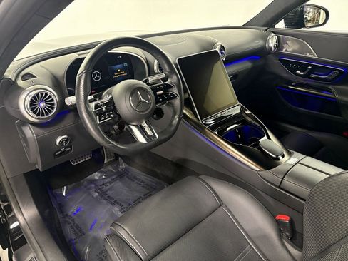 Used 2022 Mercedes-Benz SL 55 AMG 4MATIC w/ Driver Assistance Package image 11