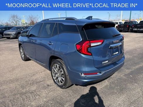 Used 2024 GMC Terrain Denali w/ Denali Premium Package image 9