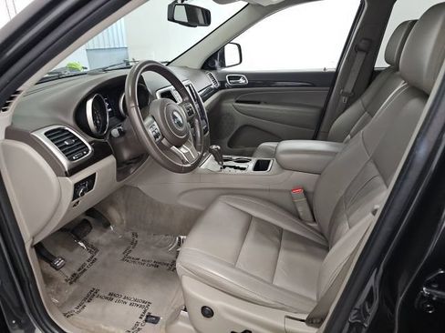 Used 2011 Jeep Grand Cherokee Laredo AWD/4WD image 14