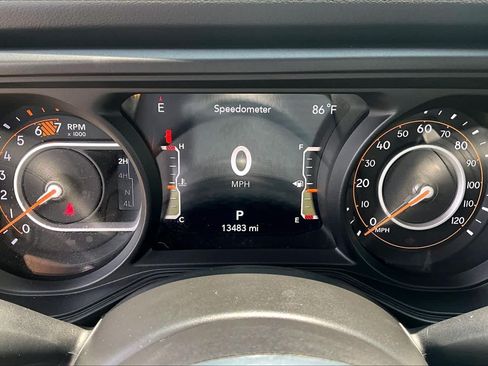 Used 2024 Jeep Wrangler Unlimited Sahara w/ Technology Group AWD/4WD image 23
