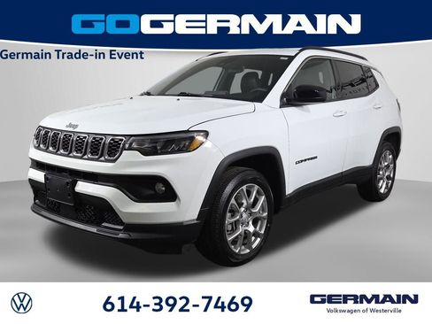 Used 2024 Jeep Compass Latitude w/ Sun and Sound Group image 1