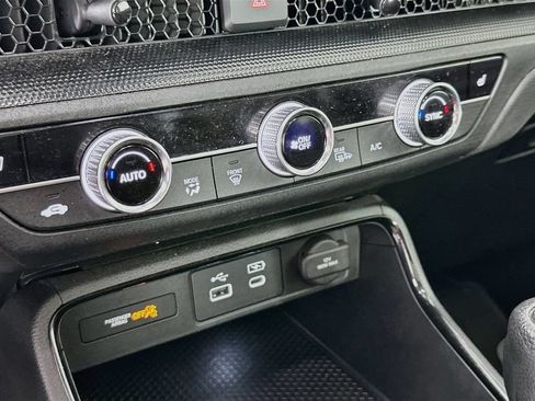 Used 2024 Honda CR-V EX image 16